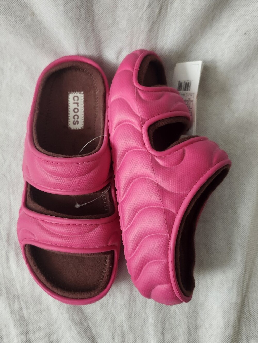 Crocs Classic Cozzzy Overpuff Sandal in the Dragon Fruit Size 10